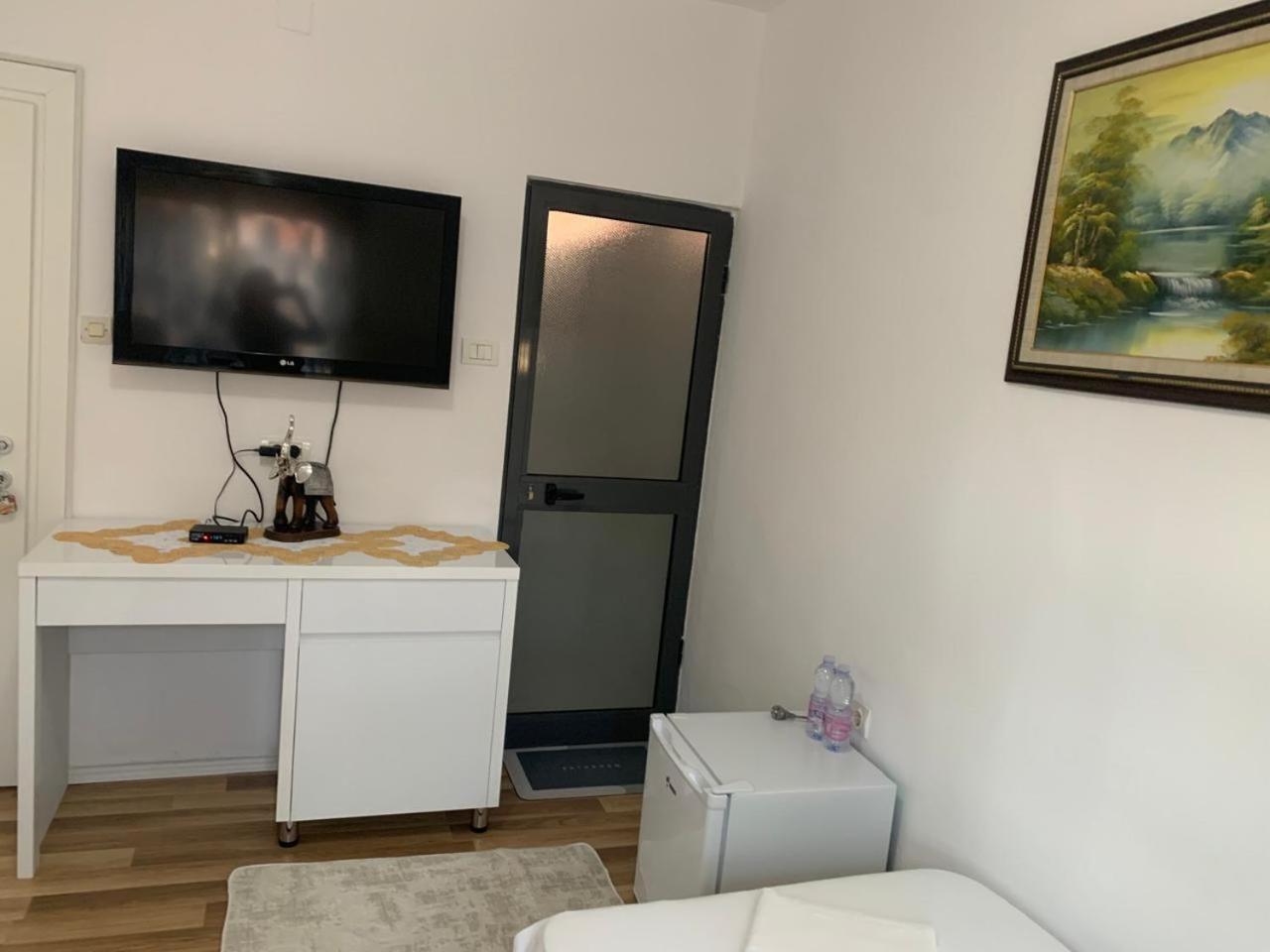 Flat In Berat'S Center公寓 外观 照片