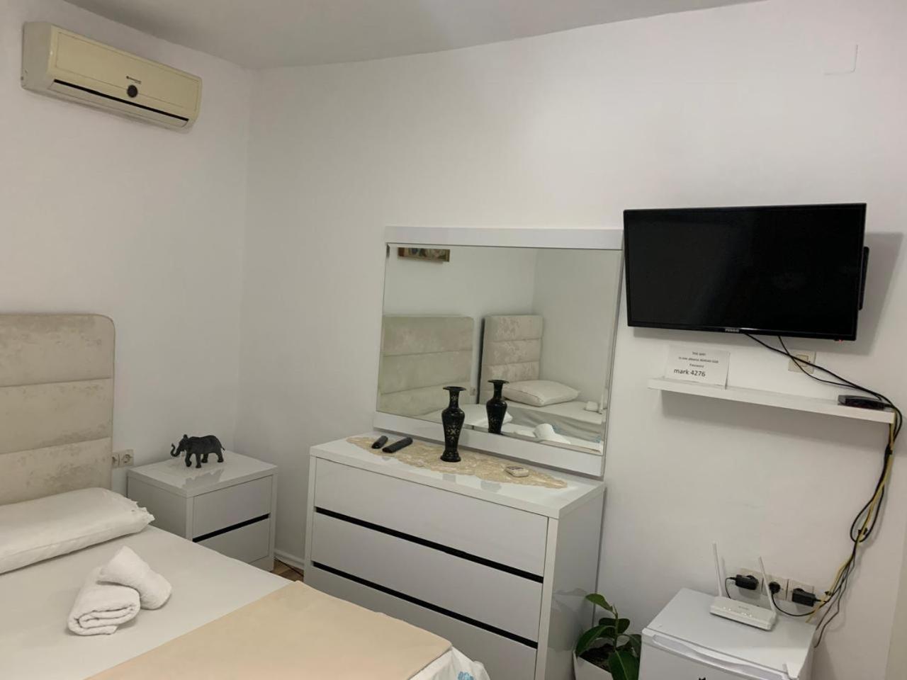 Flat In Berat'S Center公寓 外观 照片
