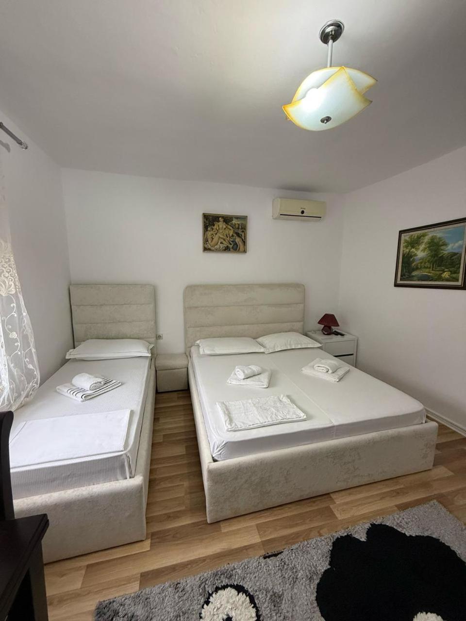 Flat In Berat'S Center公寓 外观 照片