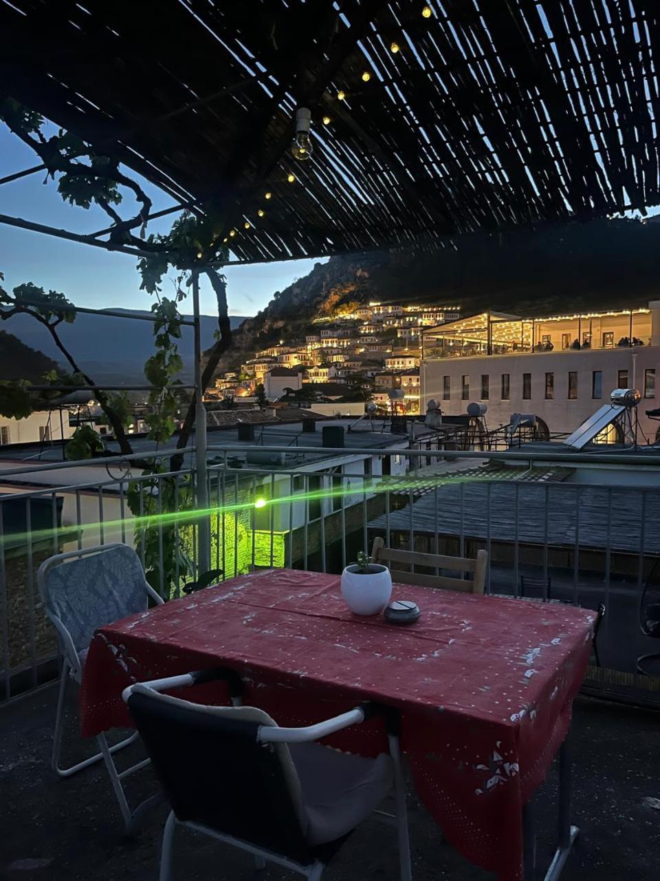Flat In Berat'S Center公寓 外观 照片
