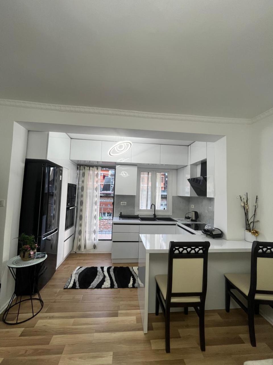 Flat In Berat'S Center公寓 外观 照片