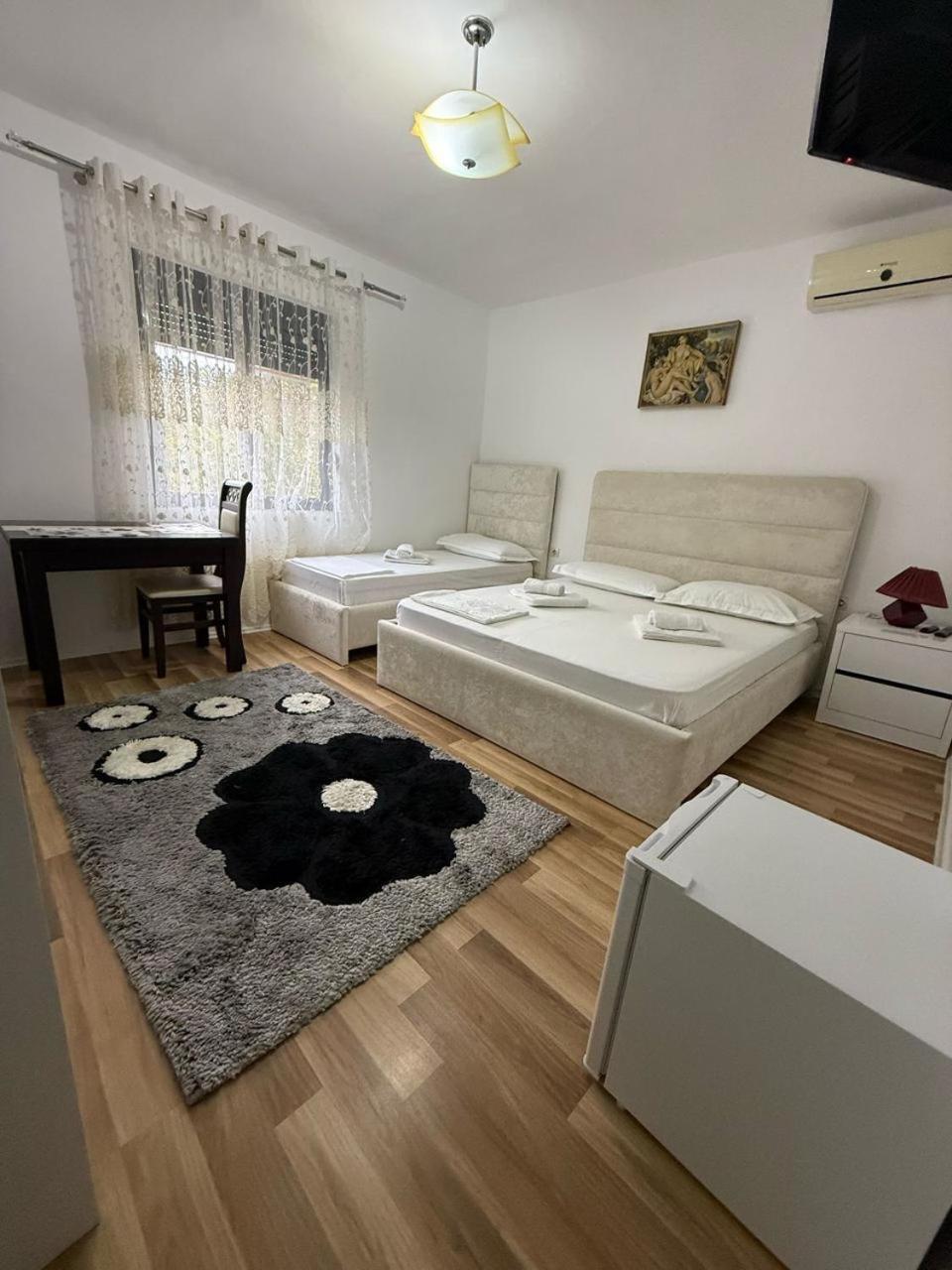 Flat In Berat'S Center公寓 外观 照片